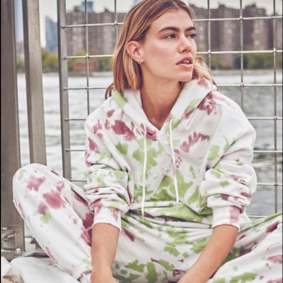 🔆RVCA🔆 LITTLE TIE-DYE HOODIE SWEATSHIRT - Picture 6 of 14